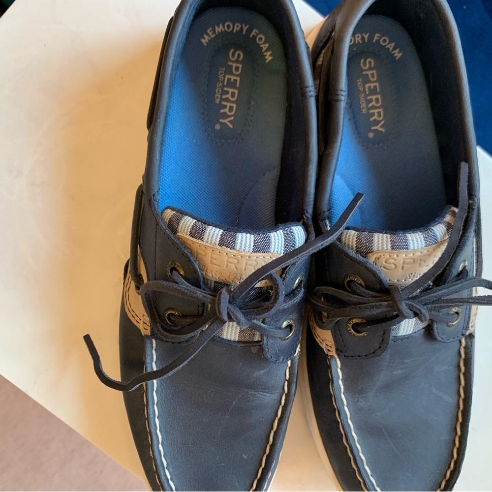Sperry Black Boat Shoes with Classic Moccasin Stitching